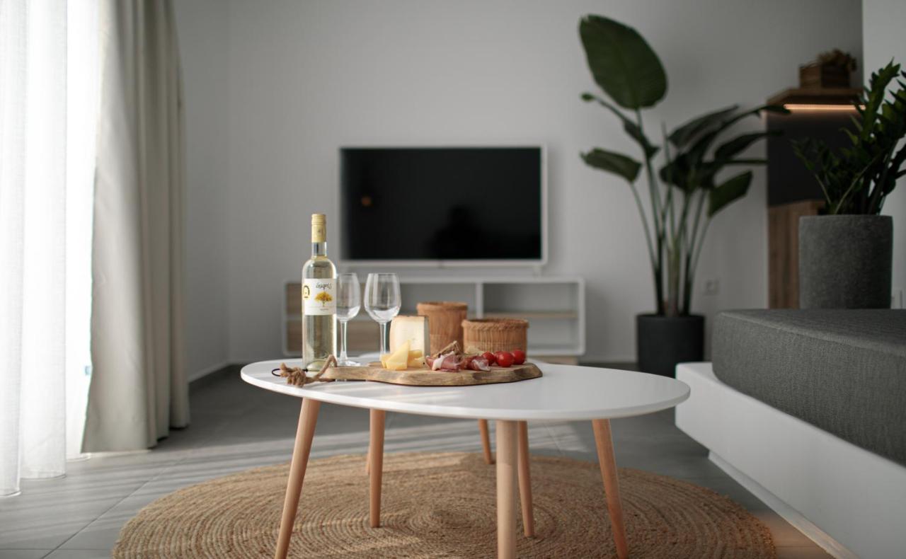 Seanfinity Beachfront Suites Μικρή Βίγλα Εξωτερικό φωτογραφία